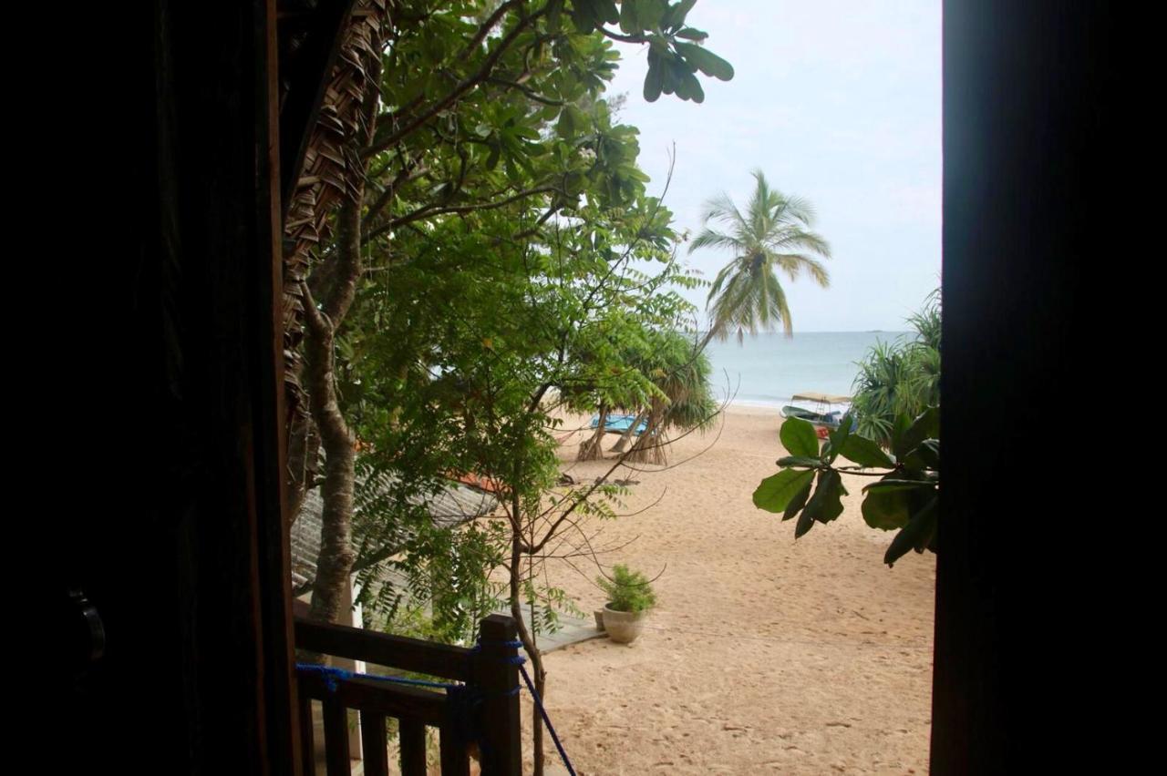 Moon Isle Beach Bungalow Nilaveli Exterior photo