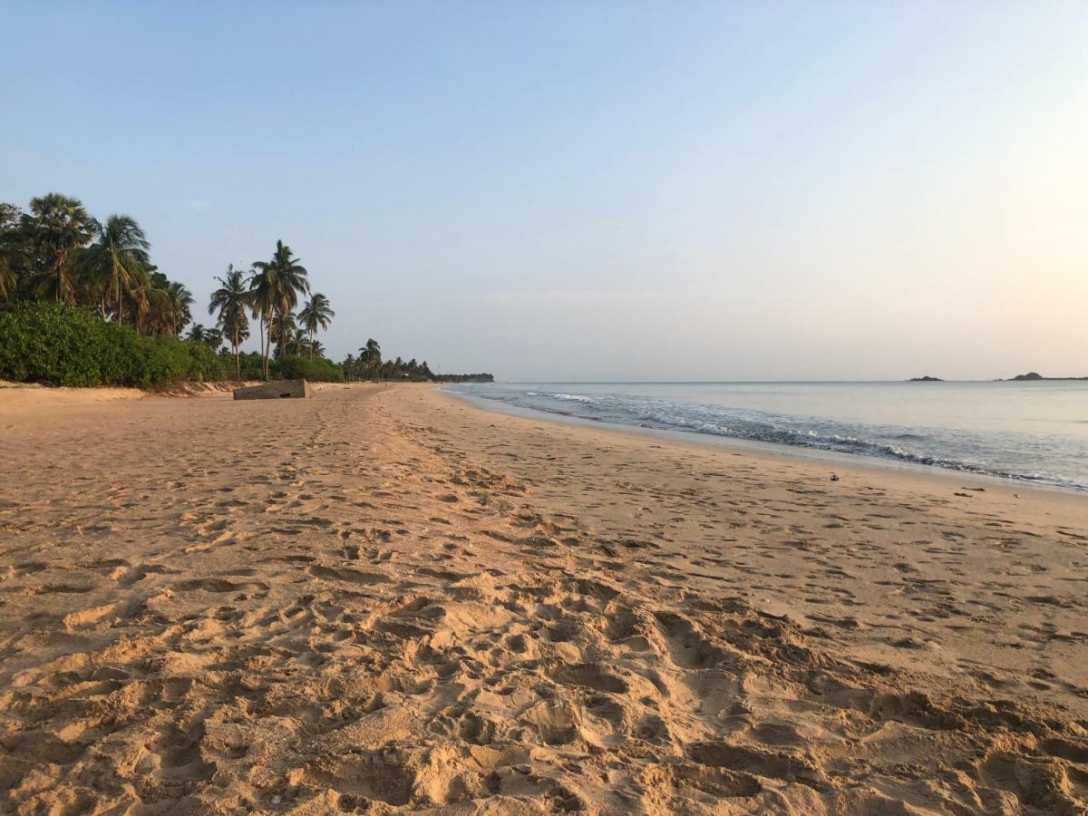 Moon Isle Beach Bungalow Nilaveli Exterior photo